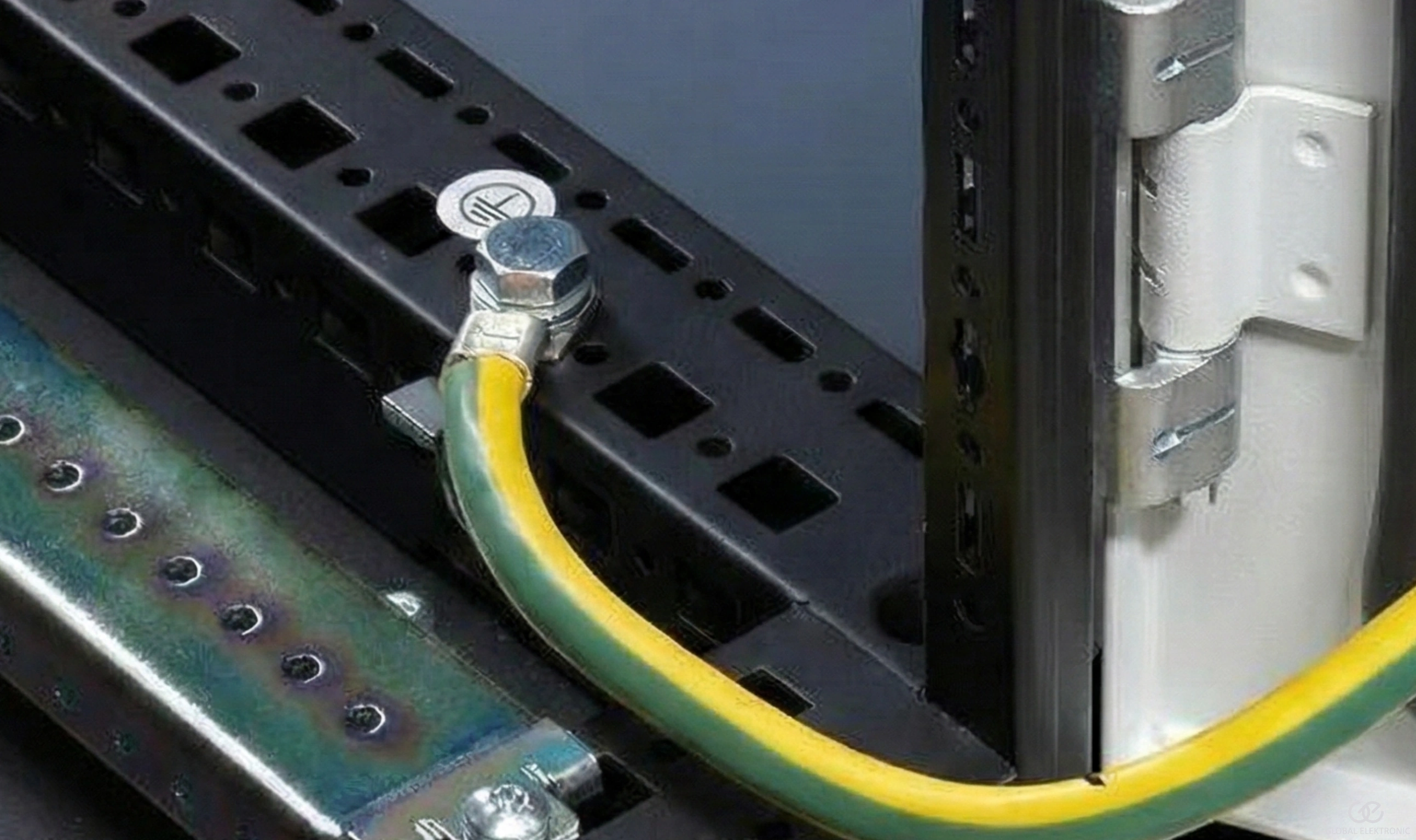 Uzemnění stroje a pospojování technologie v průmyslu